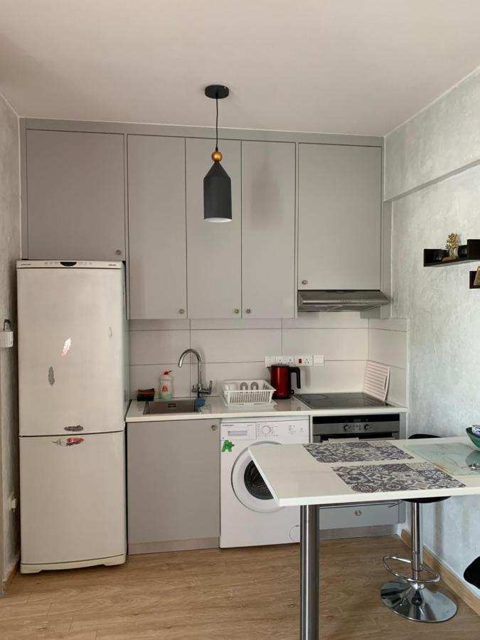 White Arches Modern Beautiful Studio 레메소스 외부 사진